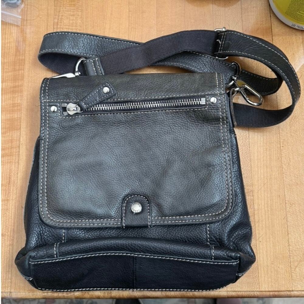 Fossil Dark Green and Black Two Tone Leather Crossbody Purse